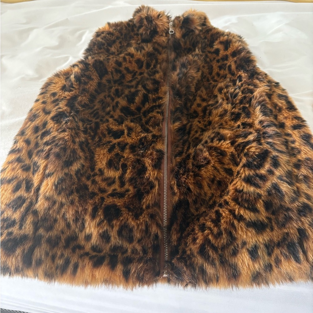 Chic Leopard Faux Fur Vest with Zipper